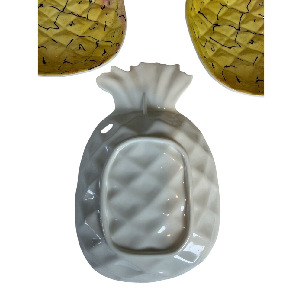 OUTDOOR COLLECTION Set of 3 Melamine Pineapple Shape Appetizer Snack Plates - Picture 4 of 4